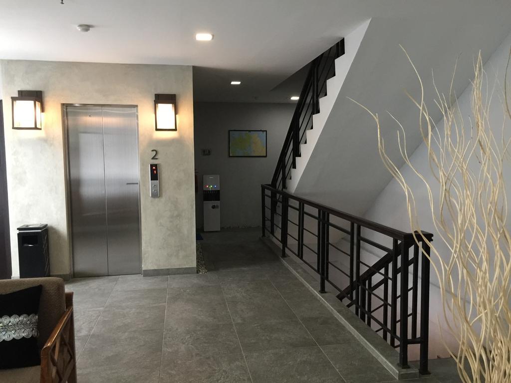 イーターン ホテル Batam エクステリア 写真