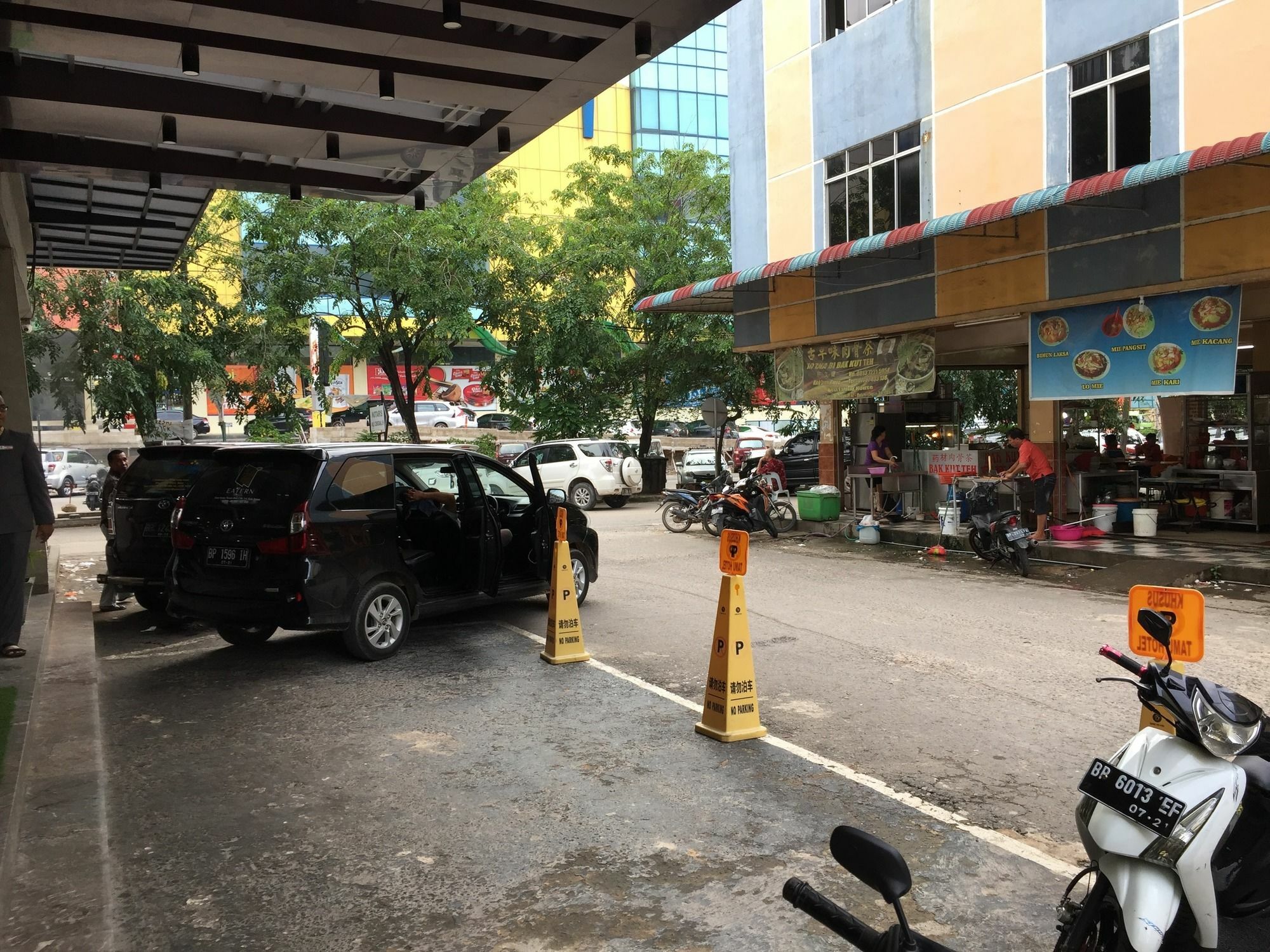 イーターン ホテル Batam エクステリア 写真