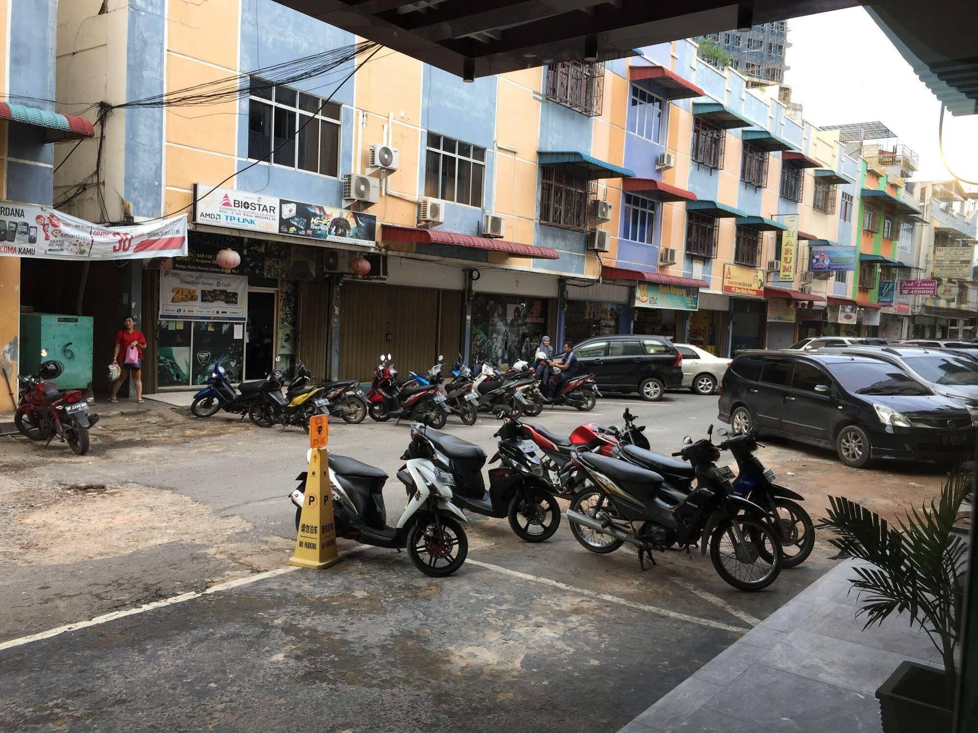 イーターン ホテル Batam エクステリア 写真
