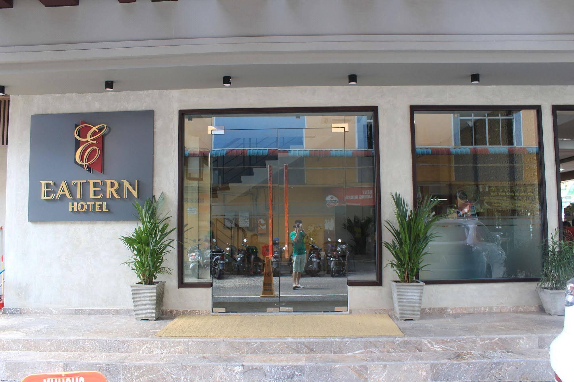 イーターン ホテル Batam エクステリア 写真